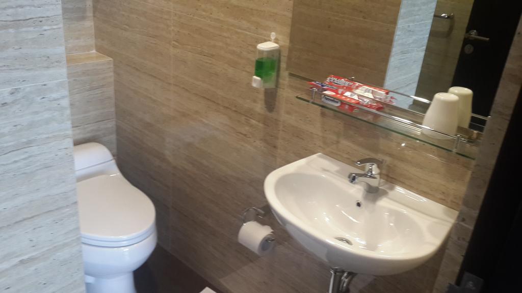 Hotel Dago Teuku Angkasa 14 Bandung Zimmer foto