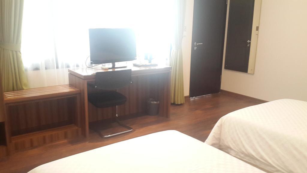Hotel Dago Teuku Angkasa 14 Bandung Zimmer foto